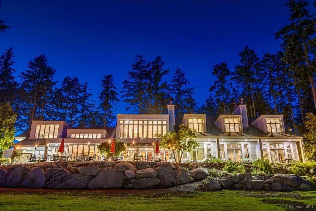 Woodstone Manor Inc. Hotel Sturdies Bay Exterior photo