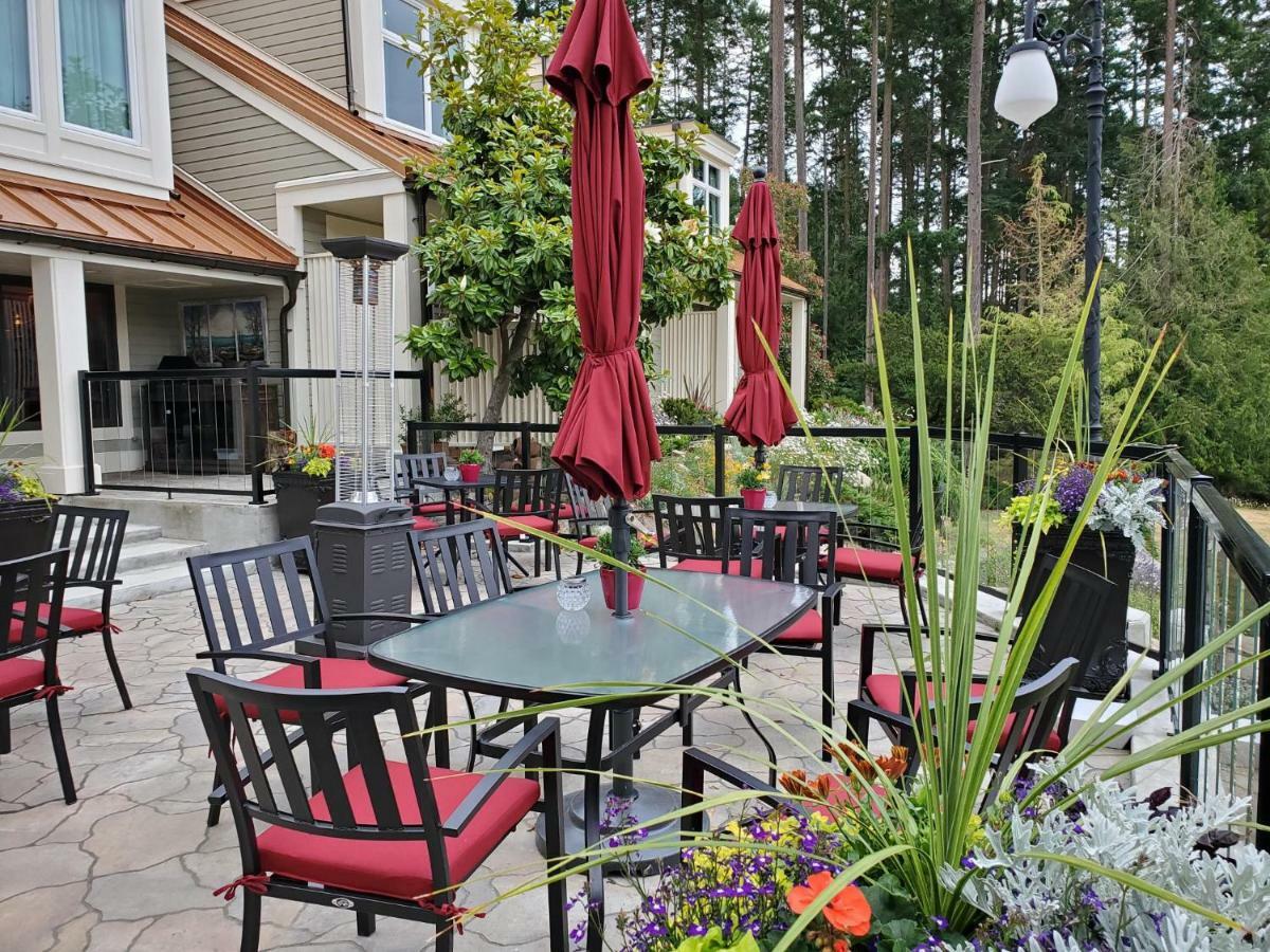 Woodstone Manor Inc. Hotel Sturdies Bay Exterior photo